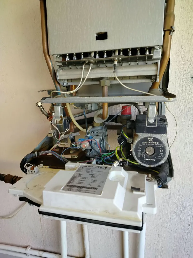 Kombi içi pompa ve gaz valfi